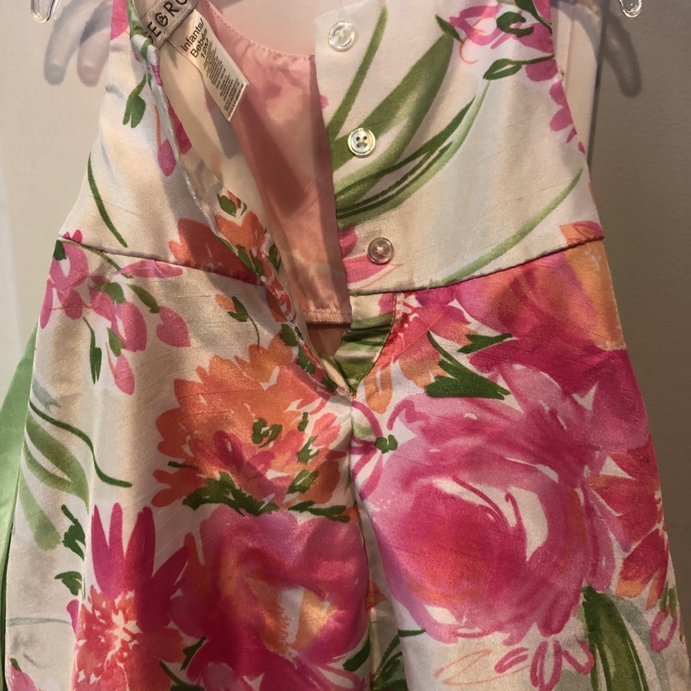 Spring dress - Picture 4 of 4
